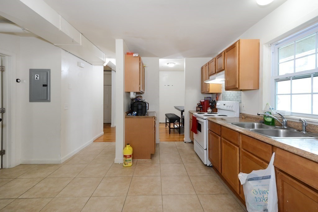 15 Russell Street Worcester, MA 01609 - Photo 22 of 42