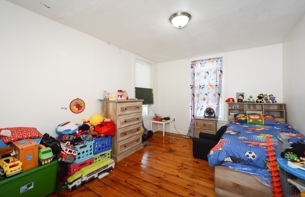 15 Russell Street Worcester, MA 01609 - Photo 23 of 42