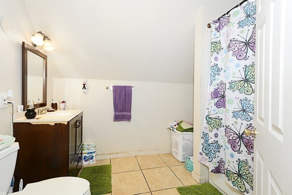 15 Russell Street Worcester, MA 01609 - Photo 26 of 42