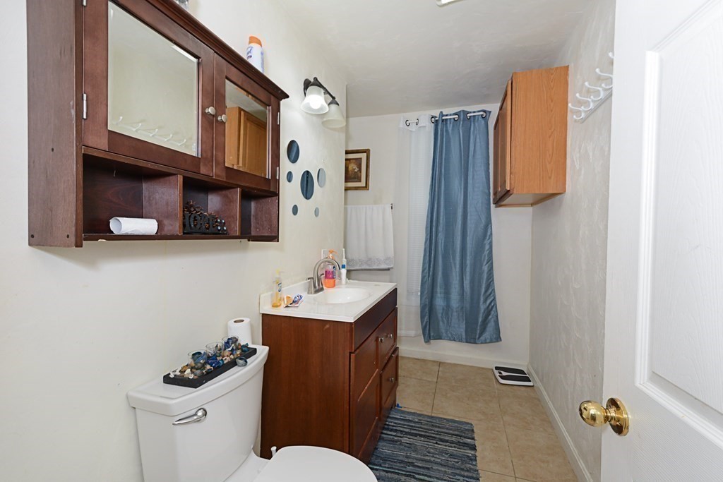 15 Russell Street Worcester, MA 01609 - Photo 31 of 42