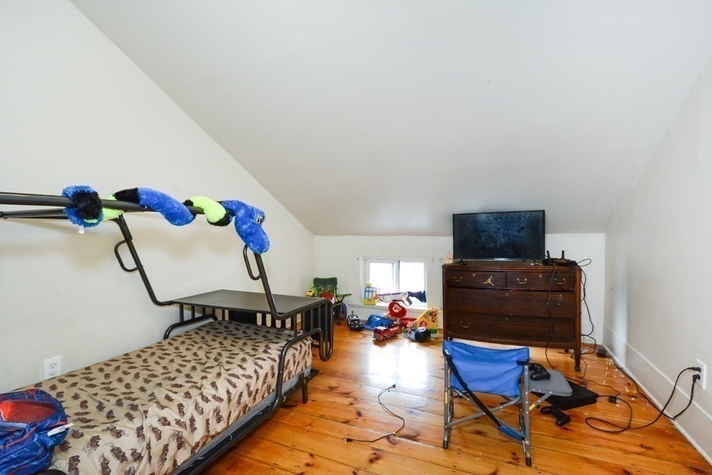 15 Russell Street Worcester, MA 01609 - Photo 38 of 42