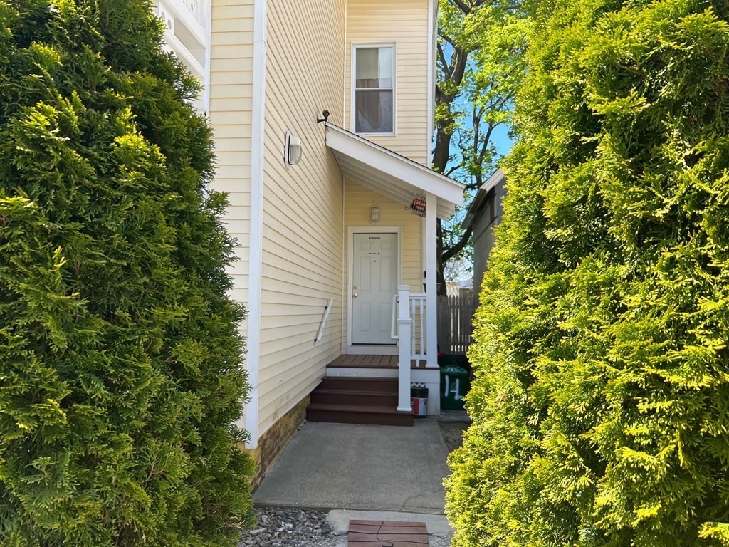 15 Russell Street Worcester, MA 01609 - Photo 5 of 42