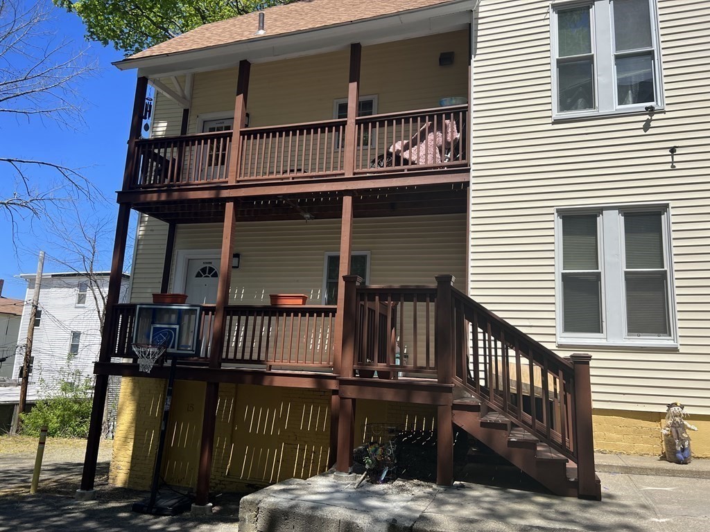 15 Russell Street Worcester, MA 01609 - Photo 6 of 42