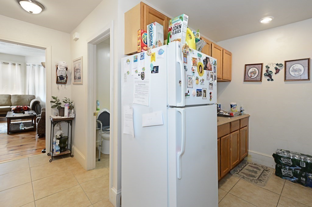 15 Russell Street Worcester, MA 01609 - Photo 9 of 42