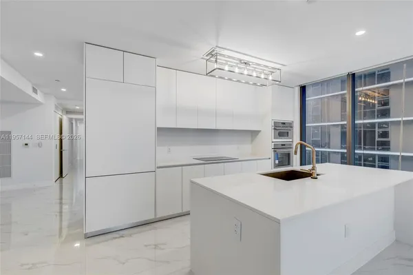 $18,200 | 700 Northeast 24th Street, Unit 5601, Miami, FL 33137