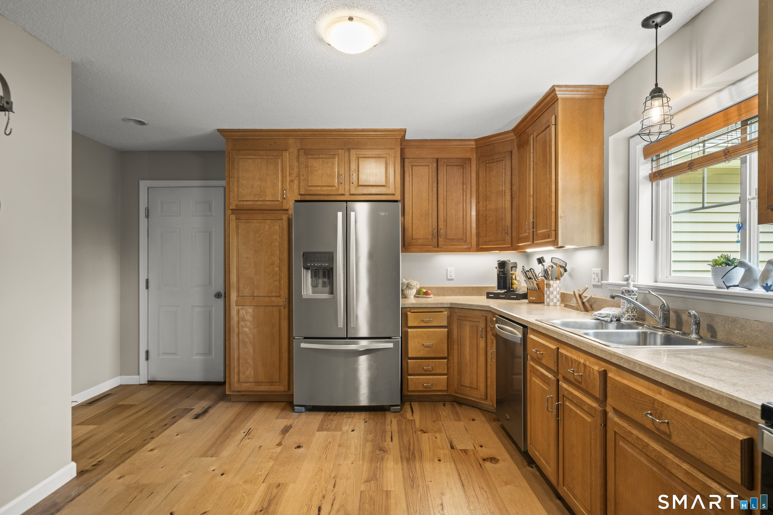 204 Oak Ridge Drive, Unit 204 Windsor Locks, CT 06096 - Photo 5 of 35