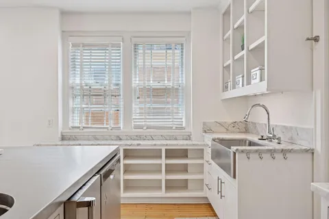 $1,150,000 | 1785 Dupont Avenue South, Minneapolis, MN 55403