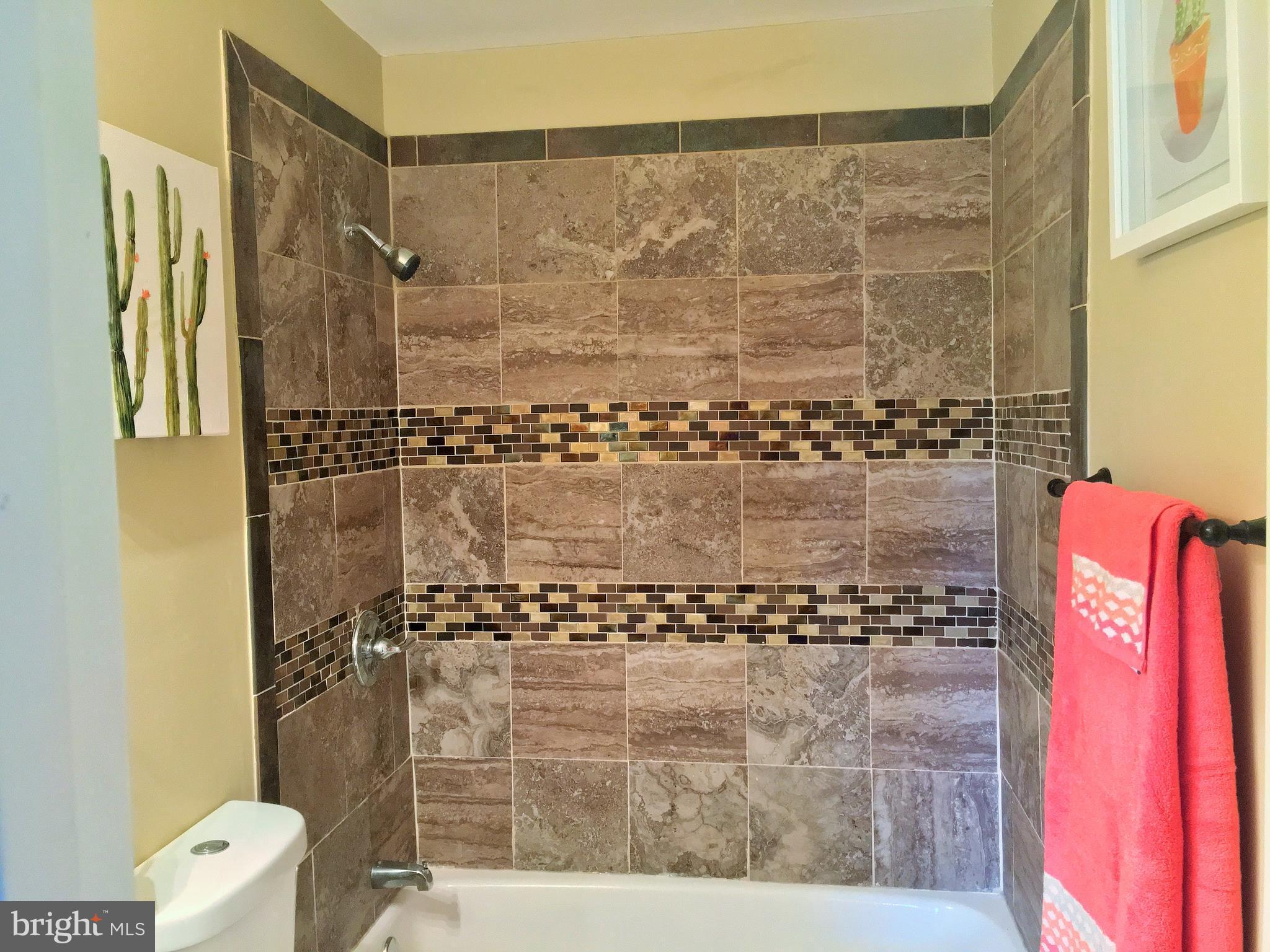 7402 Allmont Road Baltimore, MD 21244 - Photo 24 of 30 Hall bath