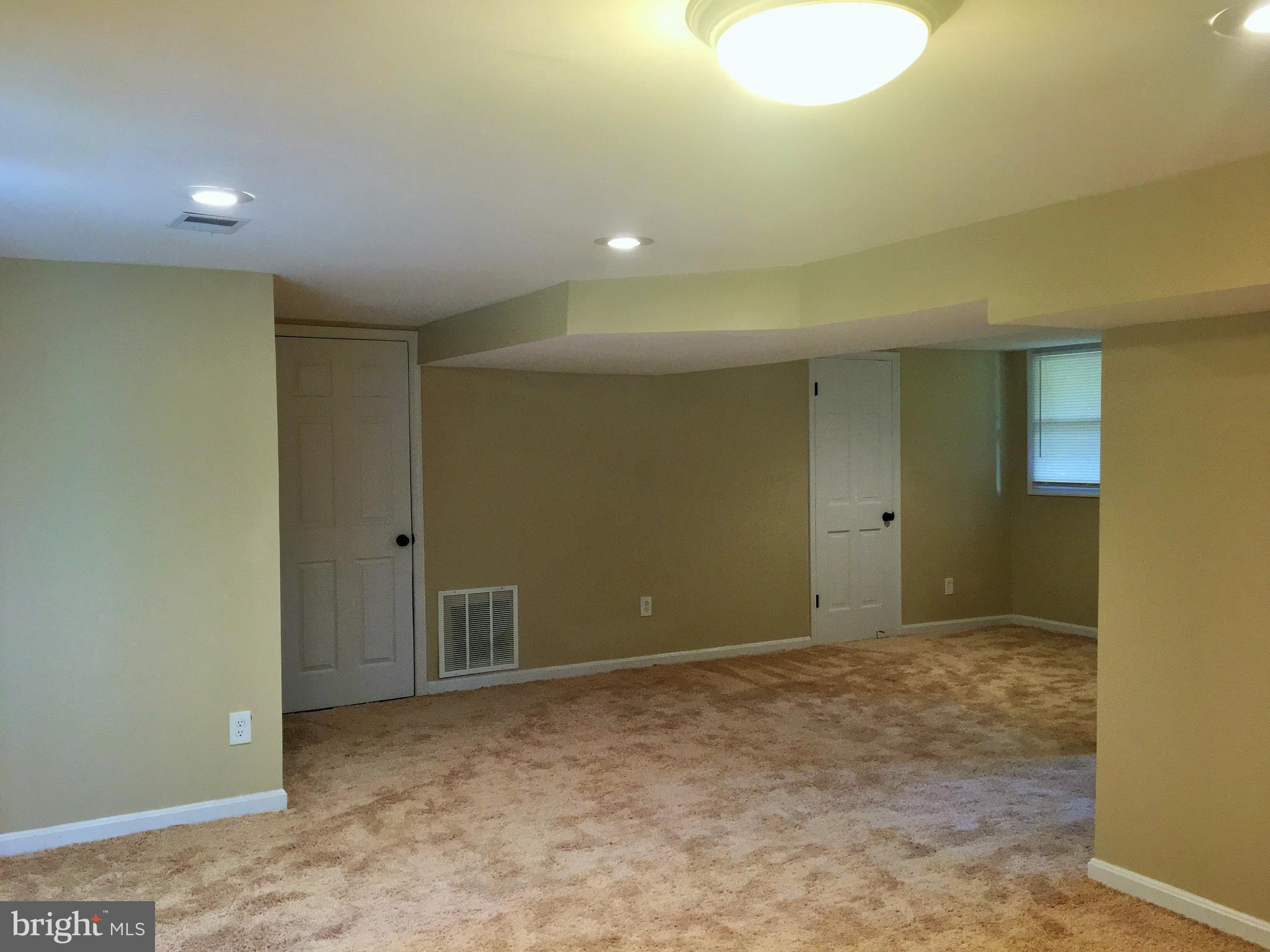 7402 Allmont Road Baltimore, MD 21244 - Photo 26 of 30 Family Room