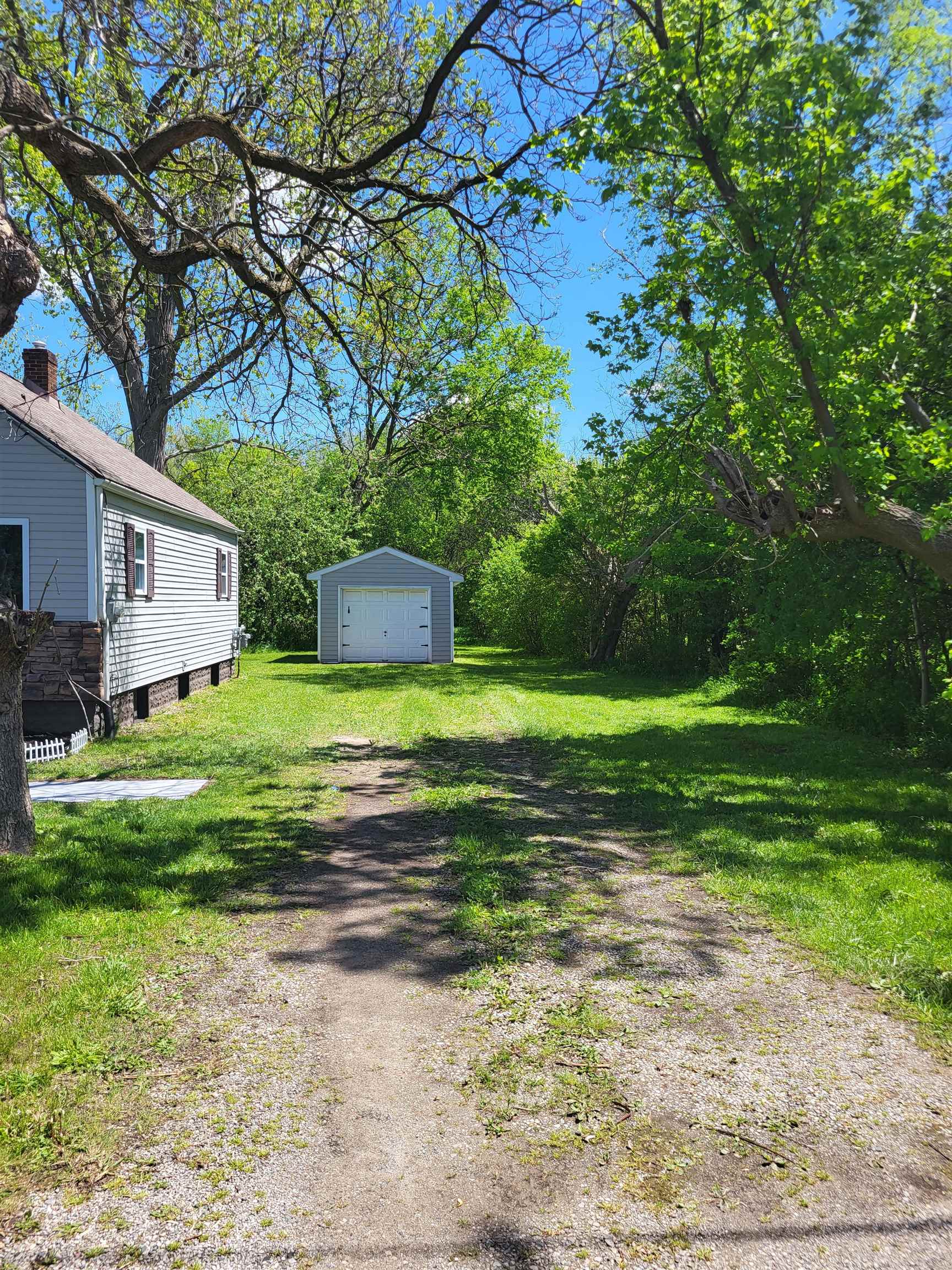 3182 North Center Road Flint, MI 48506 - Photo 25 of 34 50141519-21aee927-b36f-445b-9026-fa6230a8231d.JPG