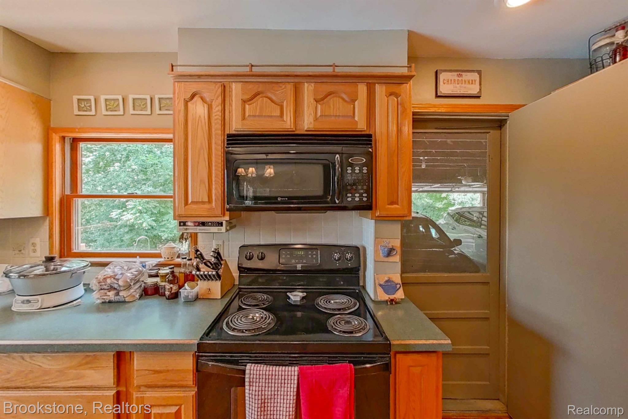 8455 Rattalee Lake Road Clarkston, MI 48348 - Photo 14 of 62 Gallery Image 14