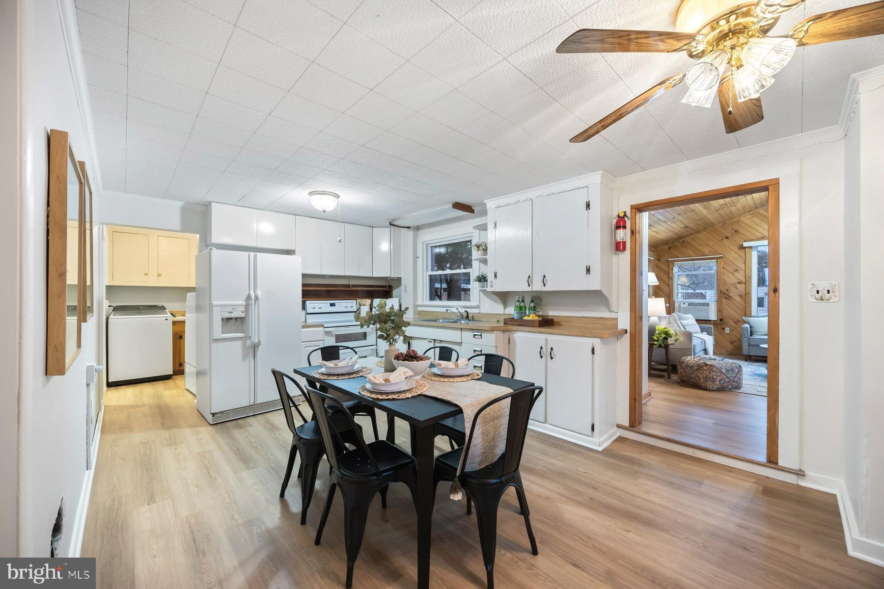 10681 Old Bond Mill Road Laurel, MD 20723 - Photo 13 of 31 Eat in kitchen