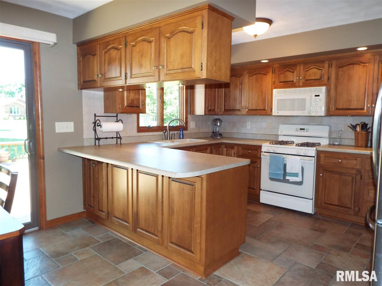28 Hickory Ridge Drive Morton, IL 61550 - Photo 12 of 36 Gallery Image 12