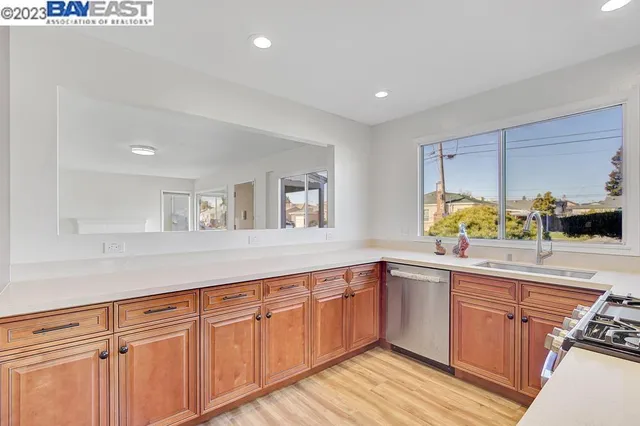 $835,000 | 2285 Star Avenue, Castro Valley, CA 94546