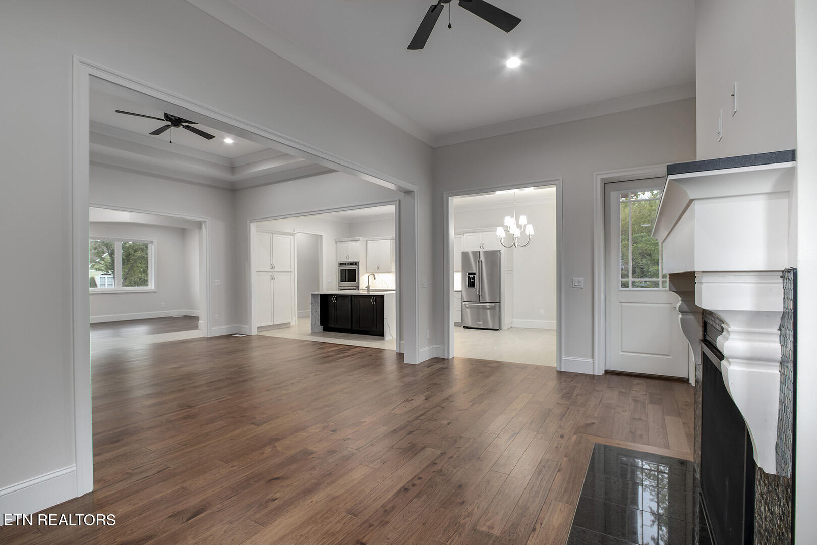 119 Hanani Trail Vonore, TN 37885 - Photo 15 of 59 14_HananiTrail_119_Family04