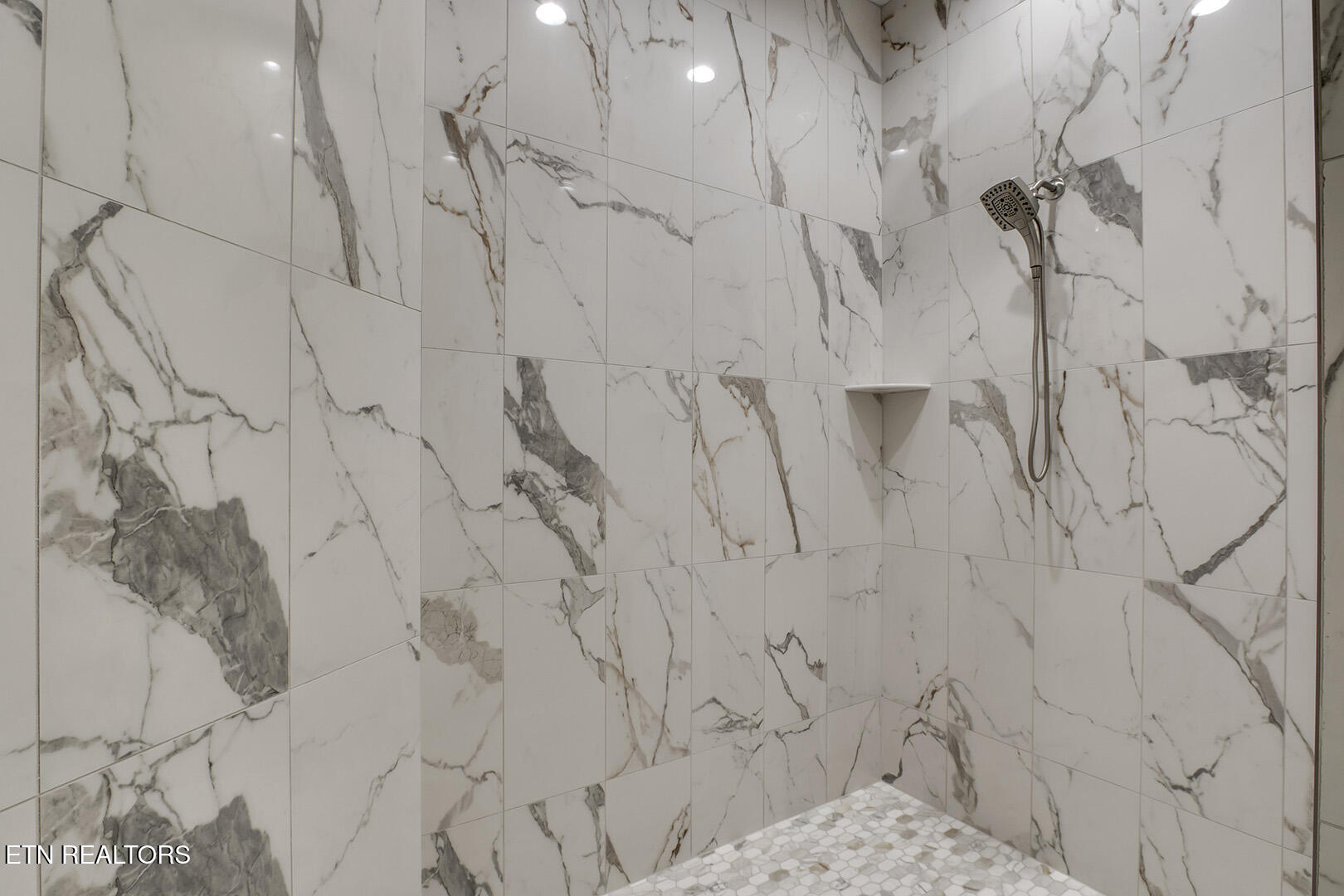 119 Hanani Trail Vonore, TN 37885 - Photo 30 of 59 29_HananiTrail_119_MasterShower