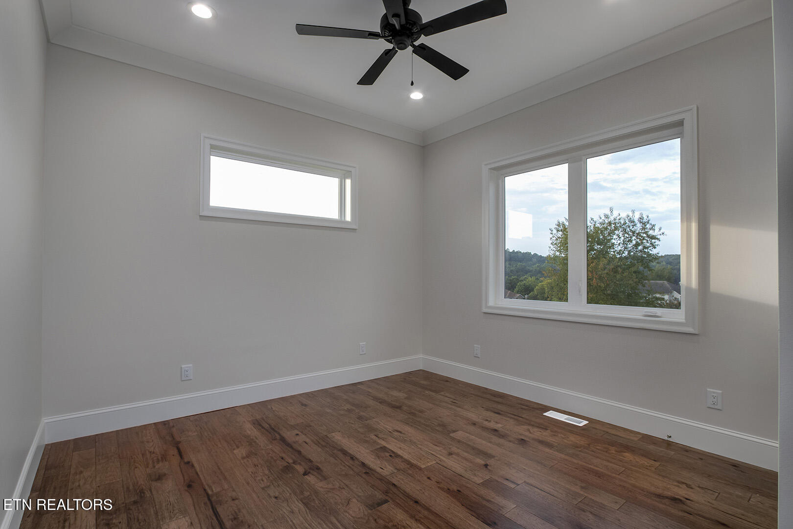 119 Hanani Trail Vonore, TN 37885 - Photo 40 of 59 40_HananiTrail_119_Bedroom2_01