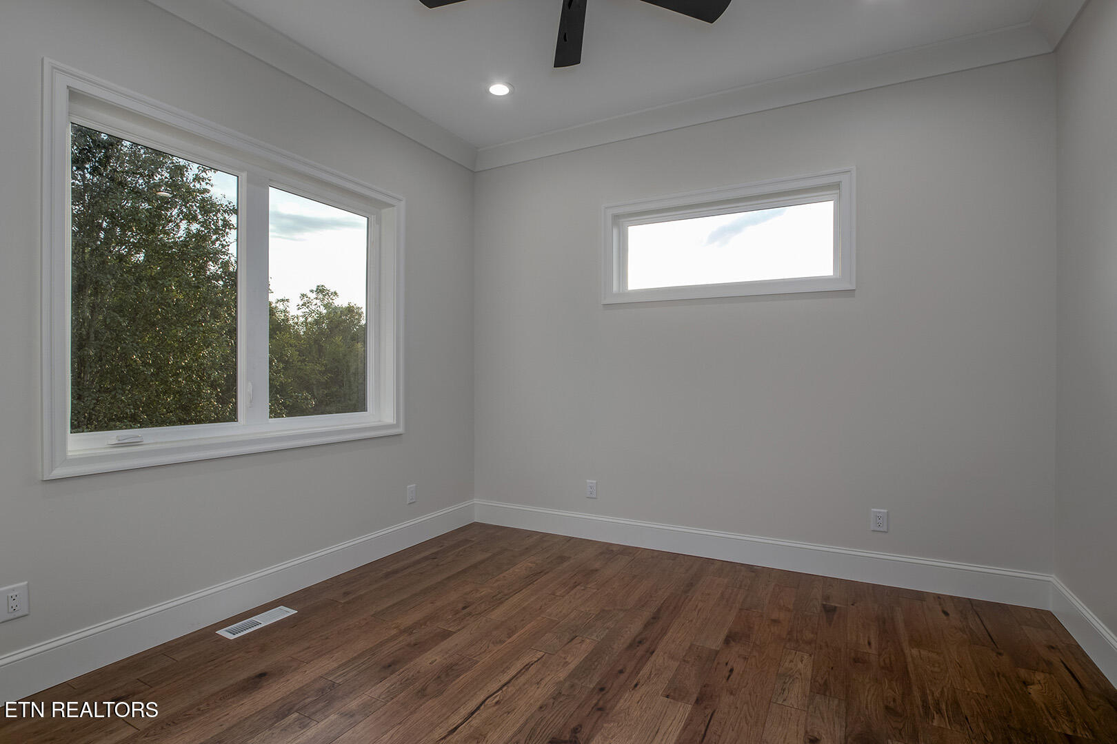 119 Hanani Trail Vonore, TN 37885 - Photo 44 of 59 44_HananiTrail_119_Bedroom3_01