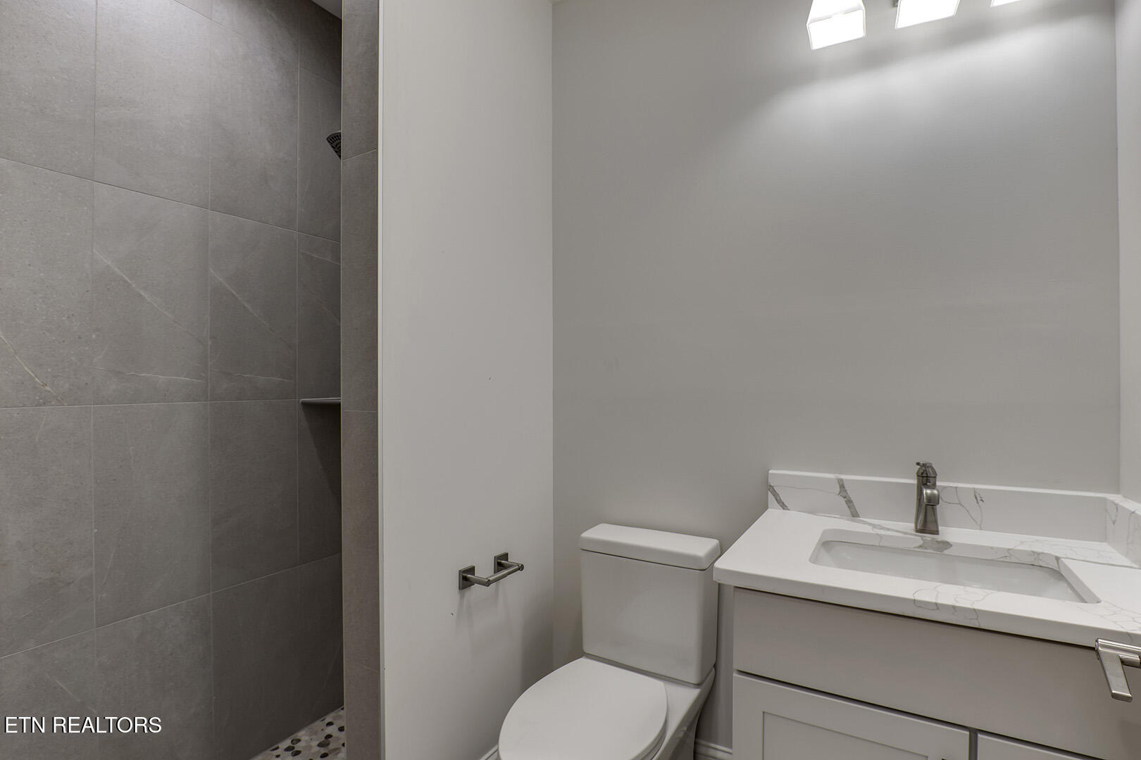 119 Hanani Trail Vonore, TN 37885 - Photo 53 of 59 52_HananiTrail_119_GuestBath3