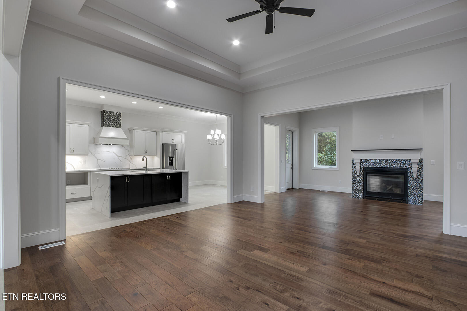 119 Hanani Trail Vonore, TN 37885 - Photo 7 of 59 06_HananiTrail_119_Living01