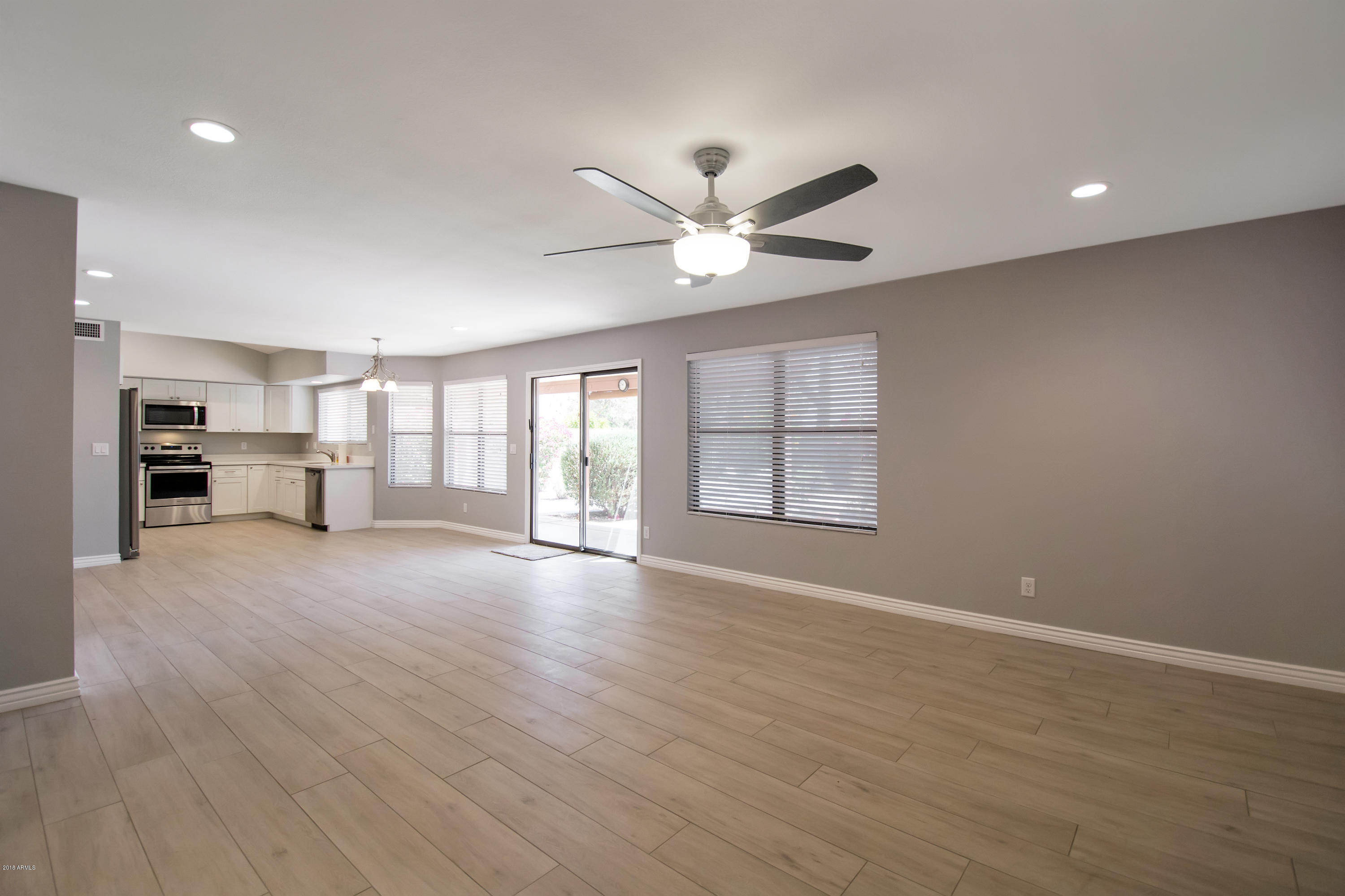 2641 East Rockledge Road Phoenix, AZ 85048 - Photo 3 of 9 Family room Kitchen