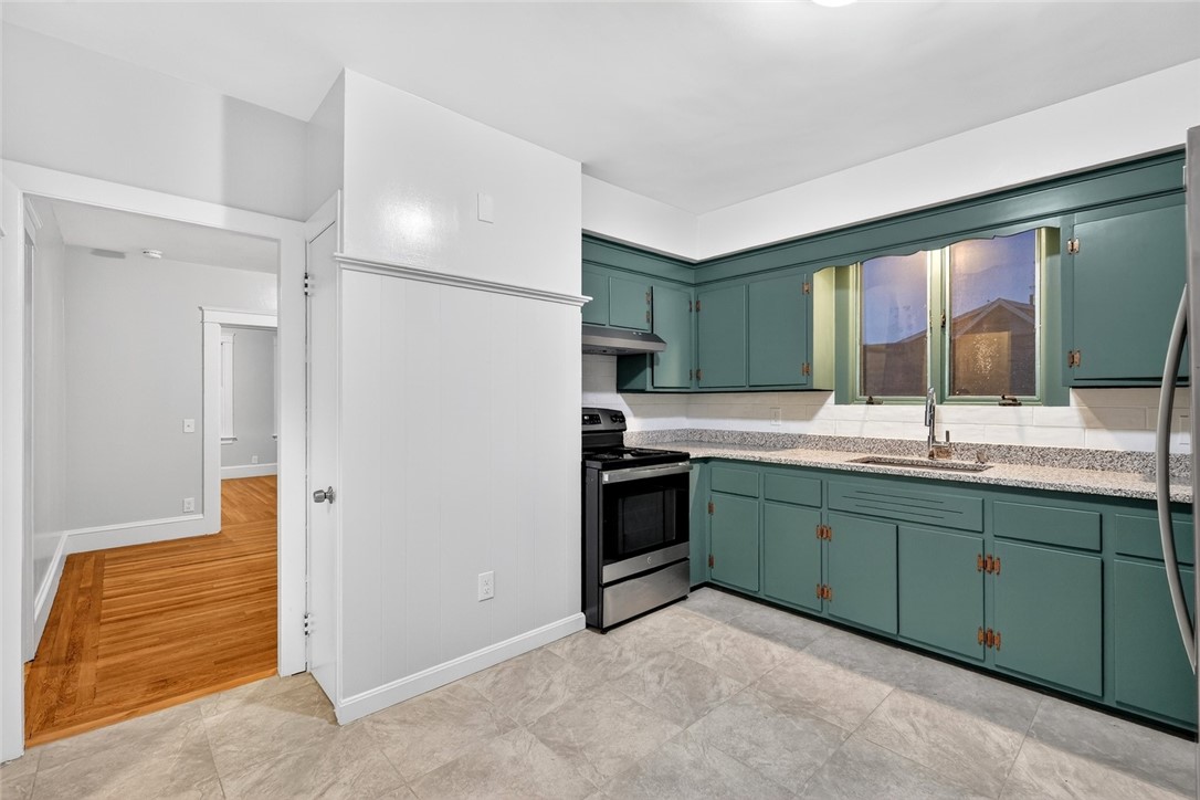 41 Rounds Avenue Providence, RI 02907 - Photo 17 of 28 2nd foor Kitchen