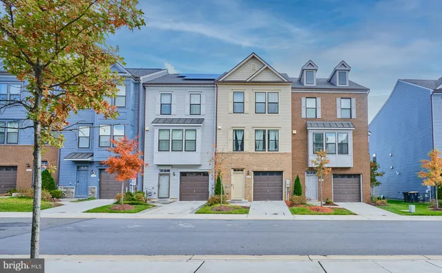 $3,400 | 4939 Vista Glen Lane, Lanham, MD 20706