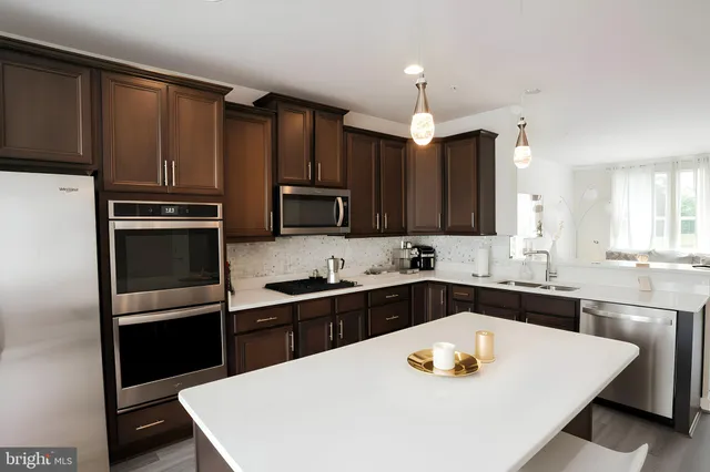 $3,400 | 4939 Vista Glen Lane, Lanham, MD 20706