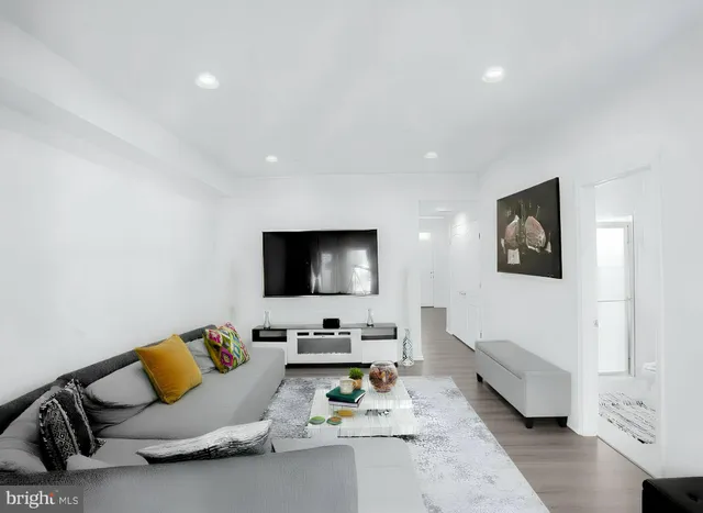 $3,400 | 4939 Vista Glen Lane, Lanham, MD 20706