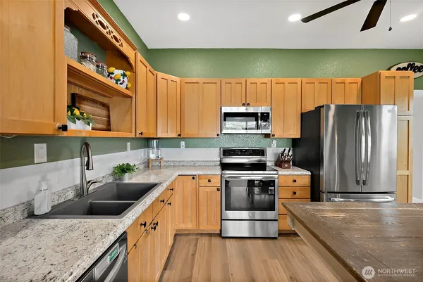 $579,900 | 211 Calistoga Street East, Orting, WA 98360