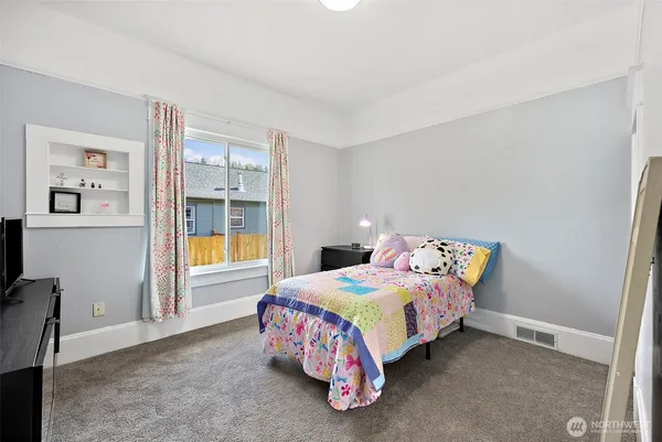 $579,900 | 211 Calistoga Street East, Orting, WA 98360