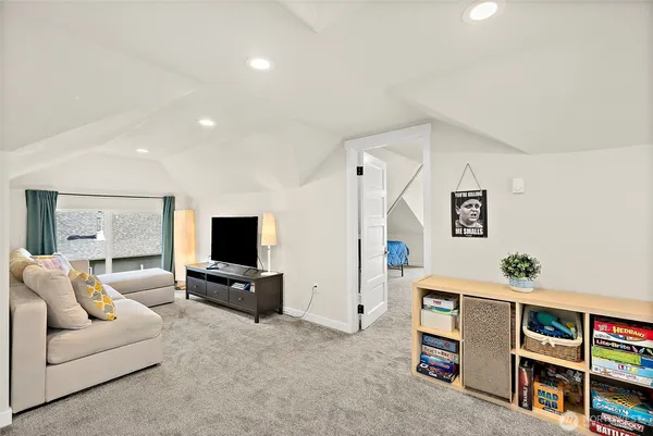 $579,900 | 211 Calistoga Street East, Orting, WA 98360