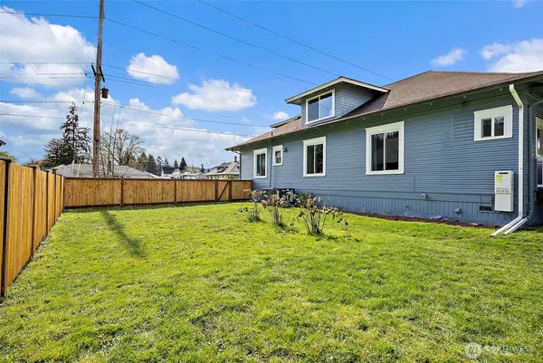 $579,900 | 211 Calistoga Street East, Orting, WA 98360