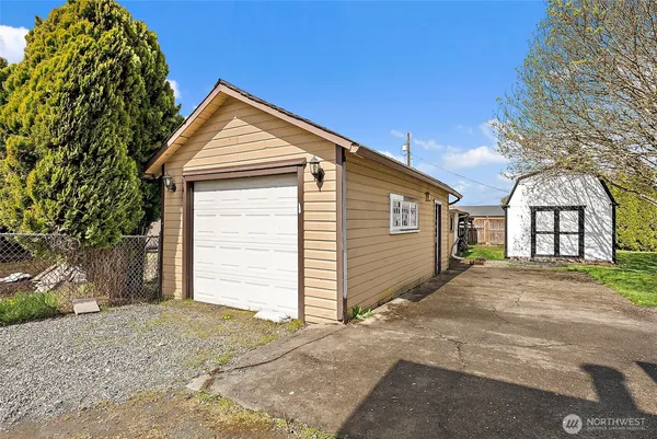 $579,900 | 211 Calistoga Street East, Orting, WA 98360