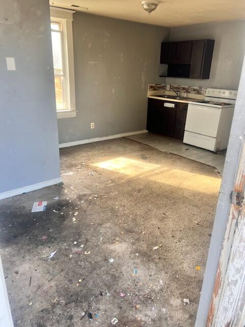 1926 East Main Street, Unit 1928 Salem, VA 24153 - Photo 3 of 18 8f289400-3076-40cd-b7df-763a7e267ee3