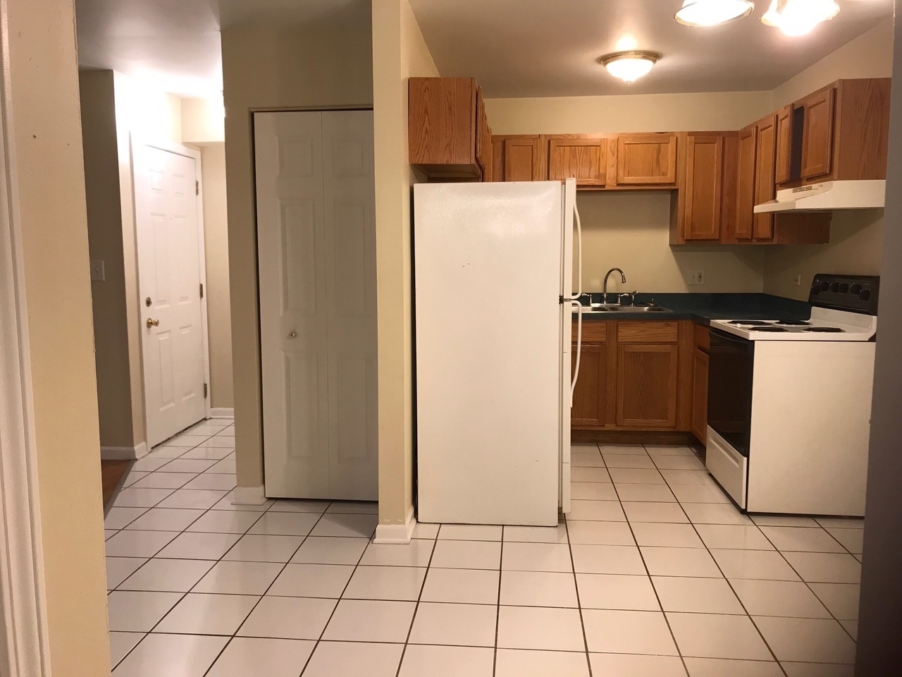 1900 Light Road, Unit 104 Oswego, IL 60543 - Photo 4 of 10
