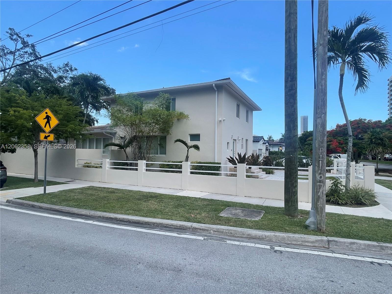 383 Southwest 25th Road Miami, FL 33129 - Photo 5 of 33 Side of House