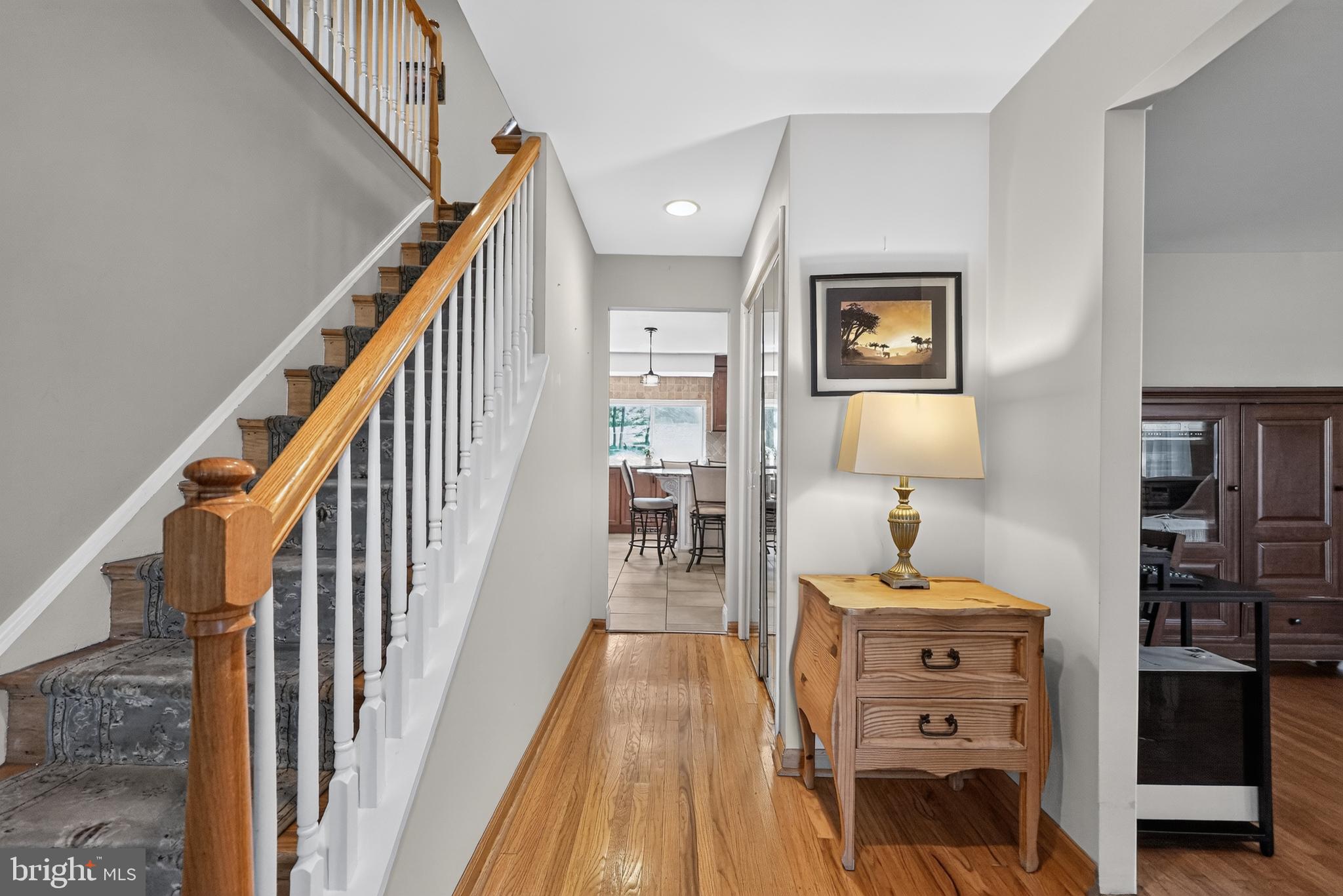 240 Beaver Road Southampton, PA 18966 - Photo 4 of 35 Warm and welcoming foyer