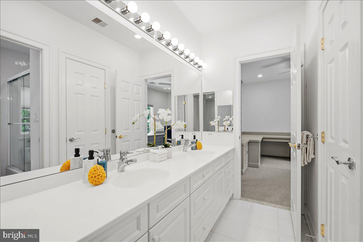 8413 Rapley Ridge Lane Potomac, MD 20854 - Photo 47 of 85 Connecting bathroom