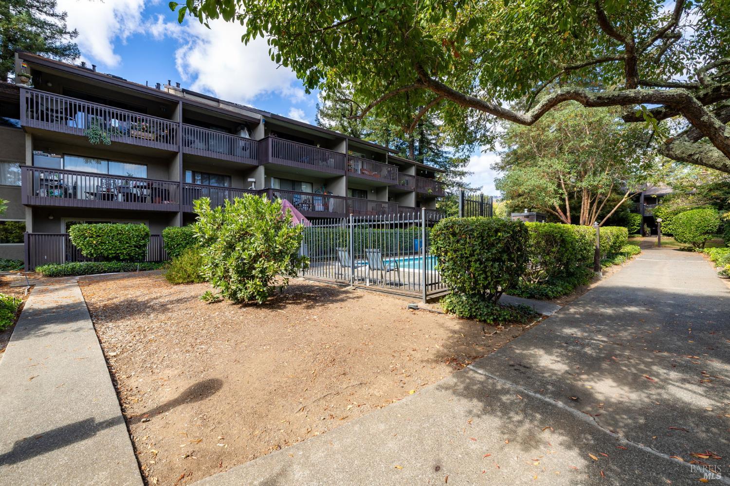 300 Los Alamos Road, Unit 201 Santa Rosa, CA 95409 - Photo 31 of 39 Gallery Image 31