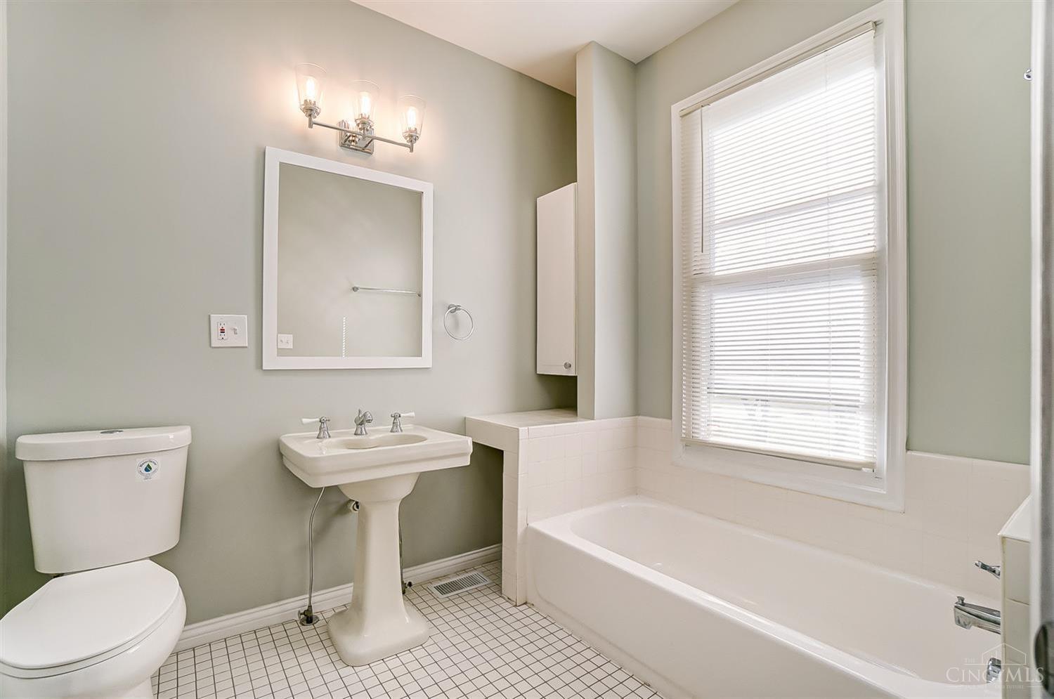 4417 Plainville Road Cincinnati, OH 45227 - Photo 12 of 25