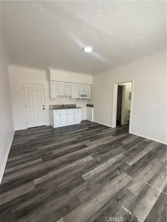 $1,450 | 2001 Cedar Avenue, Unit 11, Long Beach, CA 90806
