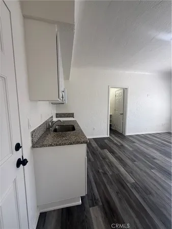$1,450 | 2001 Cedar Avenue, Unit 11, Long Beach, CA 90806