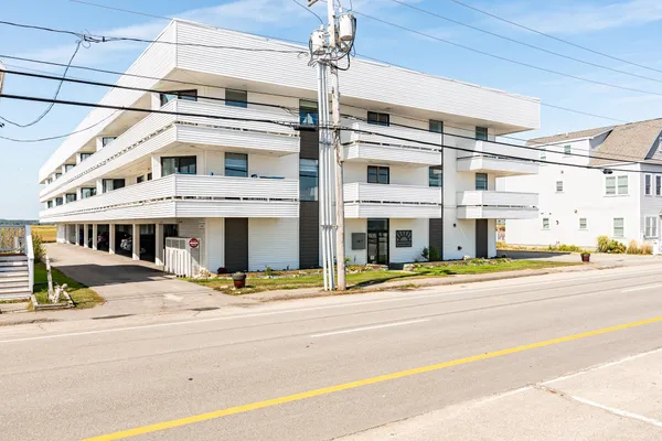 $510,000 | 567 Ocean Boulevard, Unit 104, Hampton, NH 03842