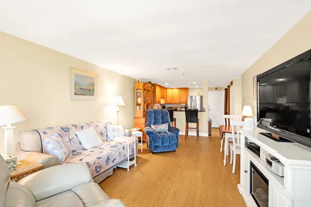 $525,000 | 567 Ocean Boulevard, Unit 104, Hampton, NH 03842