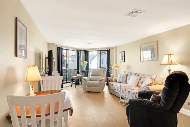 $525,000 | 567 Ocean Boulevard, Unit 104, Hampton, NH 03842