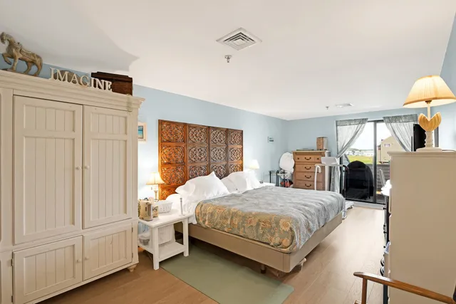 $525,000 | 567 Ocean Boulevard, Unit 104, Hampton, NH 03842