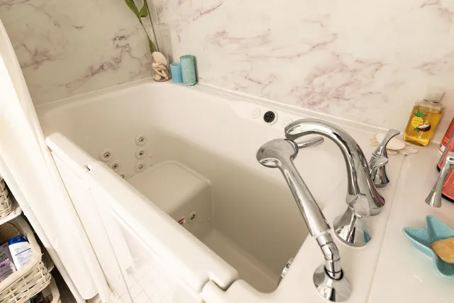 $525,000 | 567 Ocean Boulevard, Unit 104, Hampton, NH 03842