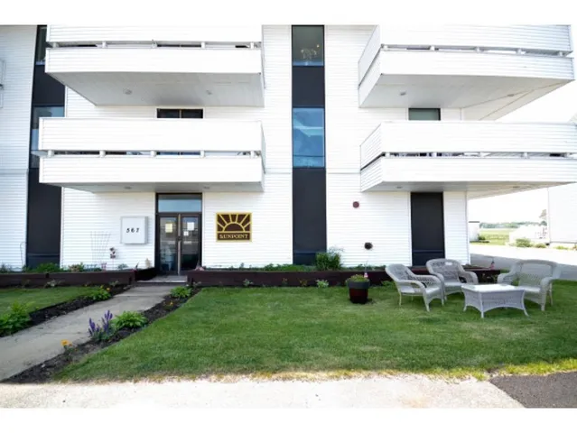 $525,000 | 567 Ocean Boulevard, Unit 104, Hampton, NH 03842