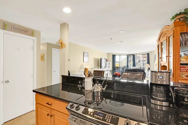 $525,000 | 567 Ocean Boulevard, Unit 104, Hampton, NH 03842